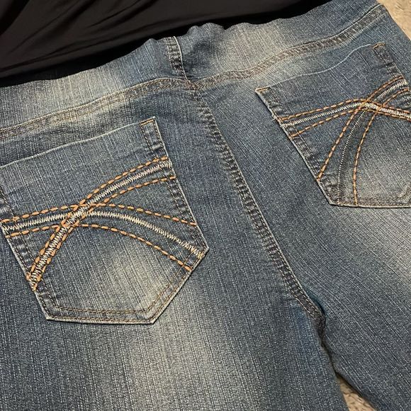 Times 2 Maternity stretch cropped folded hem 5 pocket denim jean - Picture 4 of 4